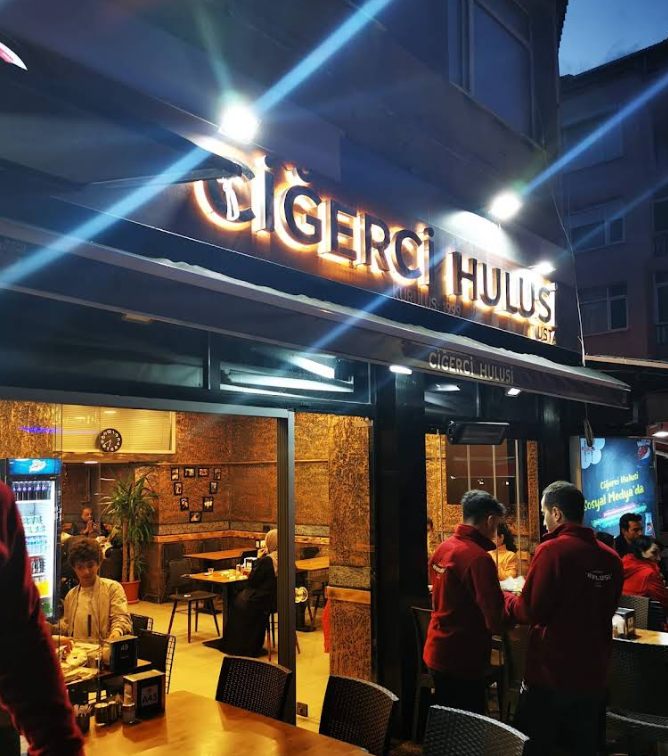 Ciğerci Hulusi — Kadıköy şubesi dış cephe ve tabela